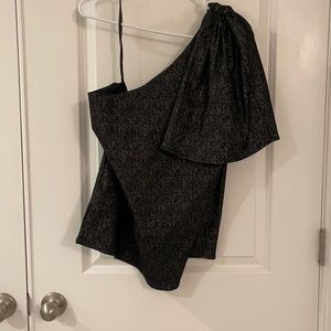 One shoulder top